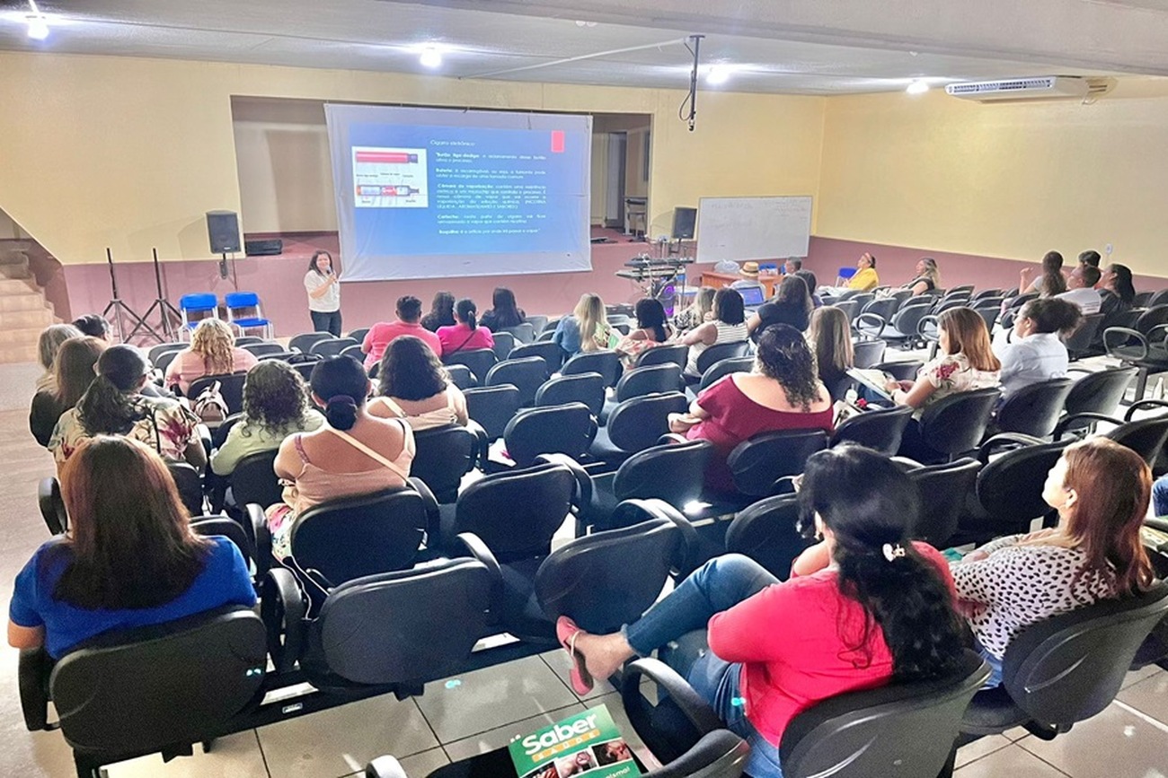 Capacitação reuniu profissionais da educação dos 16 municípios do Amapá