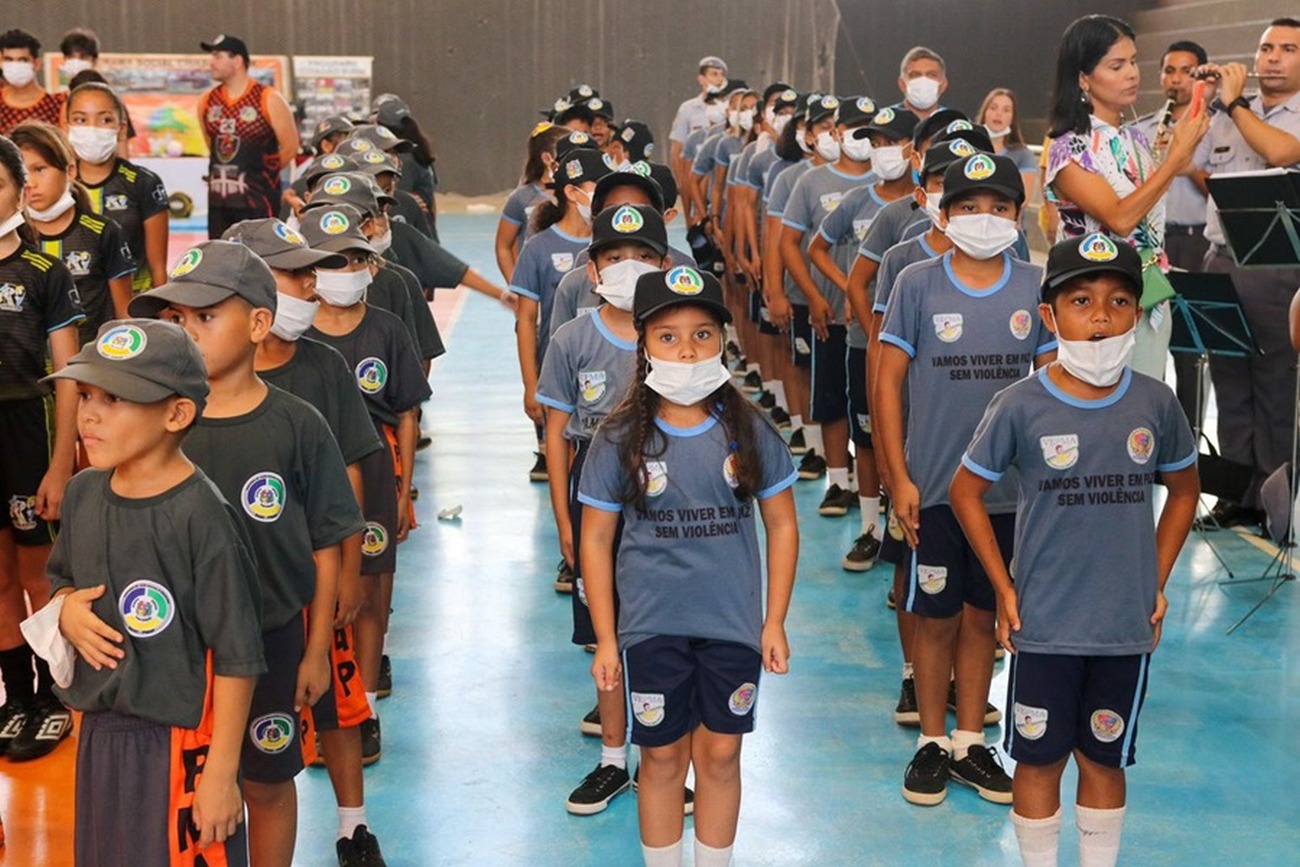 Os alunos receberão instruções sobre ética e cidadania, prevenção às drogas, educação ambiental, trânsito e direitos humanos