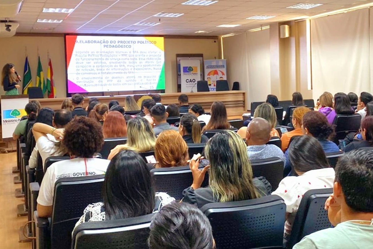 Treinamento envolve orientações, entrega de materiais pedagógicos e dinâmicas avaliativas
