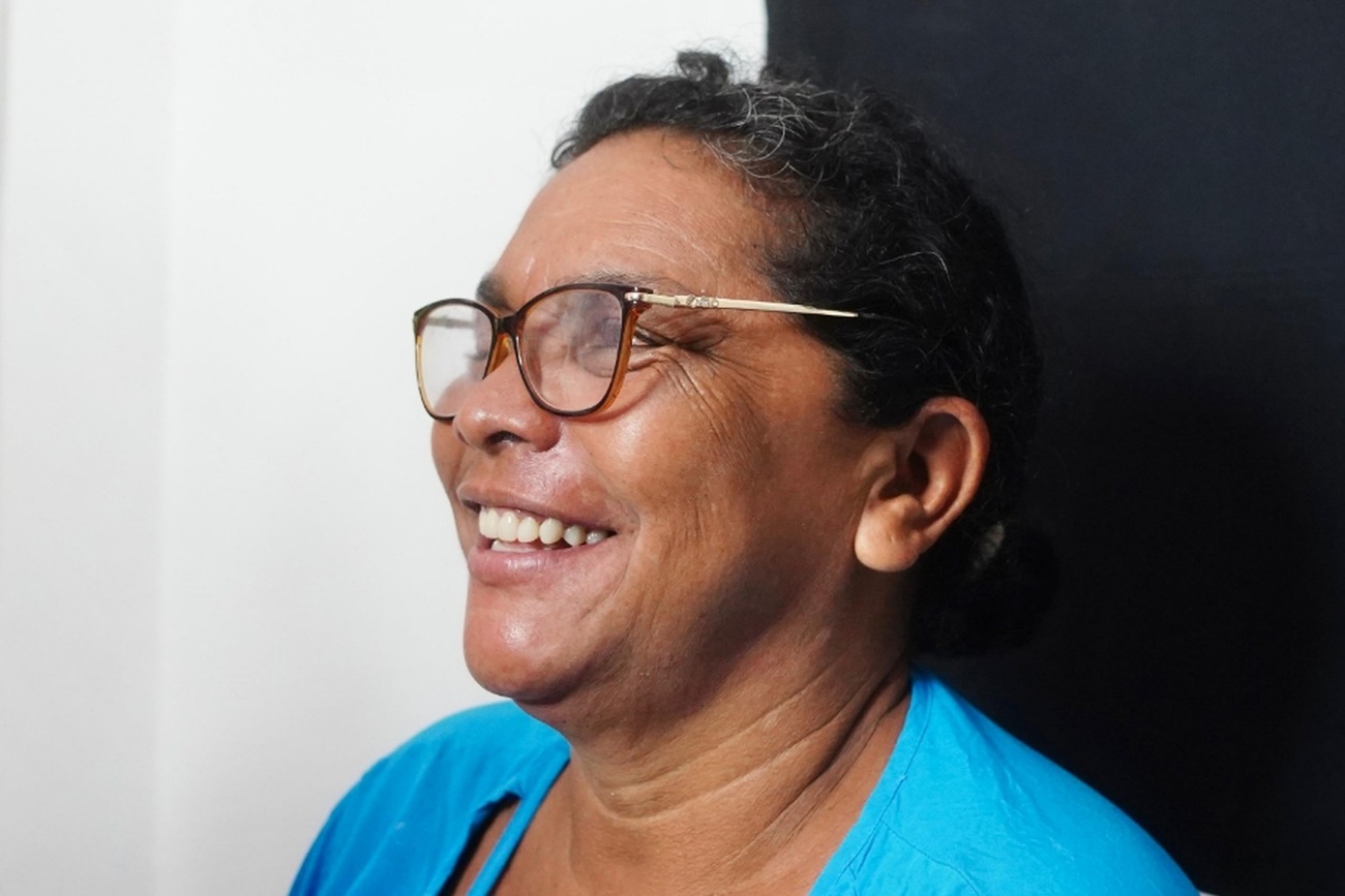 Osmadete tinha vergonha de interagir com as pessoas por conta da falta de dentes na boca