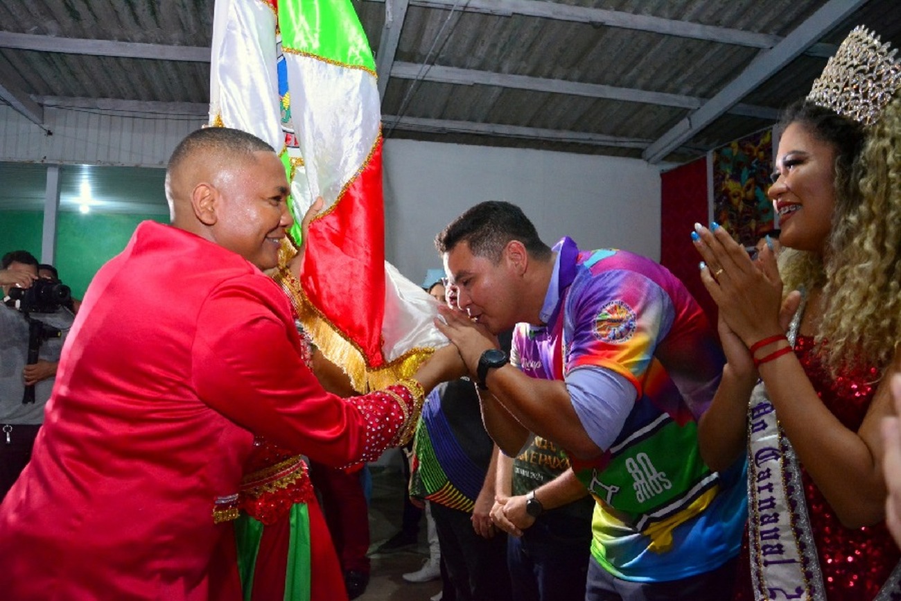 O momento conta com apresentações especiais dos símbolos das escolas de samba e o ritmo forte da bateria