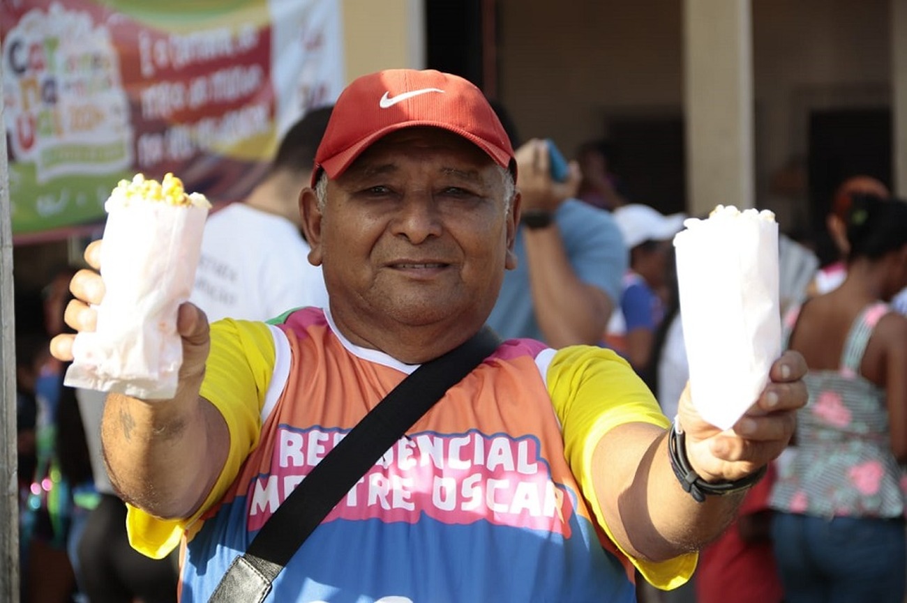 O produto mais vendido por ele é a pipoca doce com leite condensado