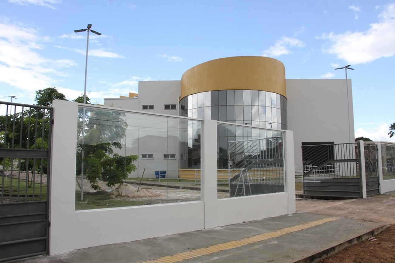 Tapumes da obra do Teatro de Santana foram retirados neste sábado, 15