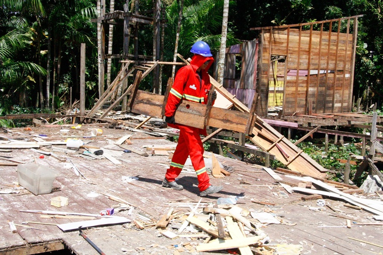 Prazo para conclusão dos trabalhos é de até 40 dias, enquanto as demais famílias concluem as mudanças para o novo lar