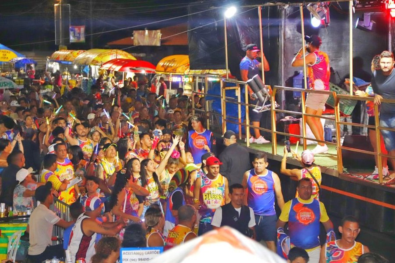 O desfile dos blocos carnavalescos é uma tradição no estado