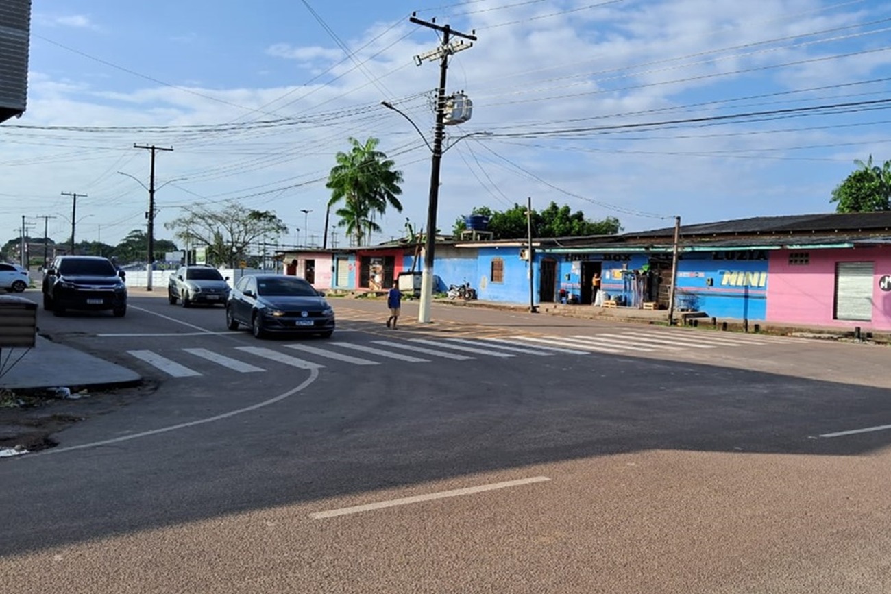 Semáforo entregue pelo Governo do Amapá vai melhorar o controle do tráfego de veículos e pedestres
