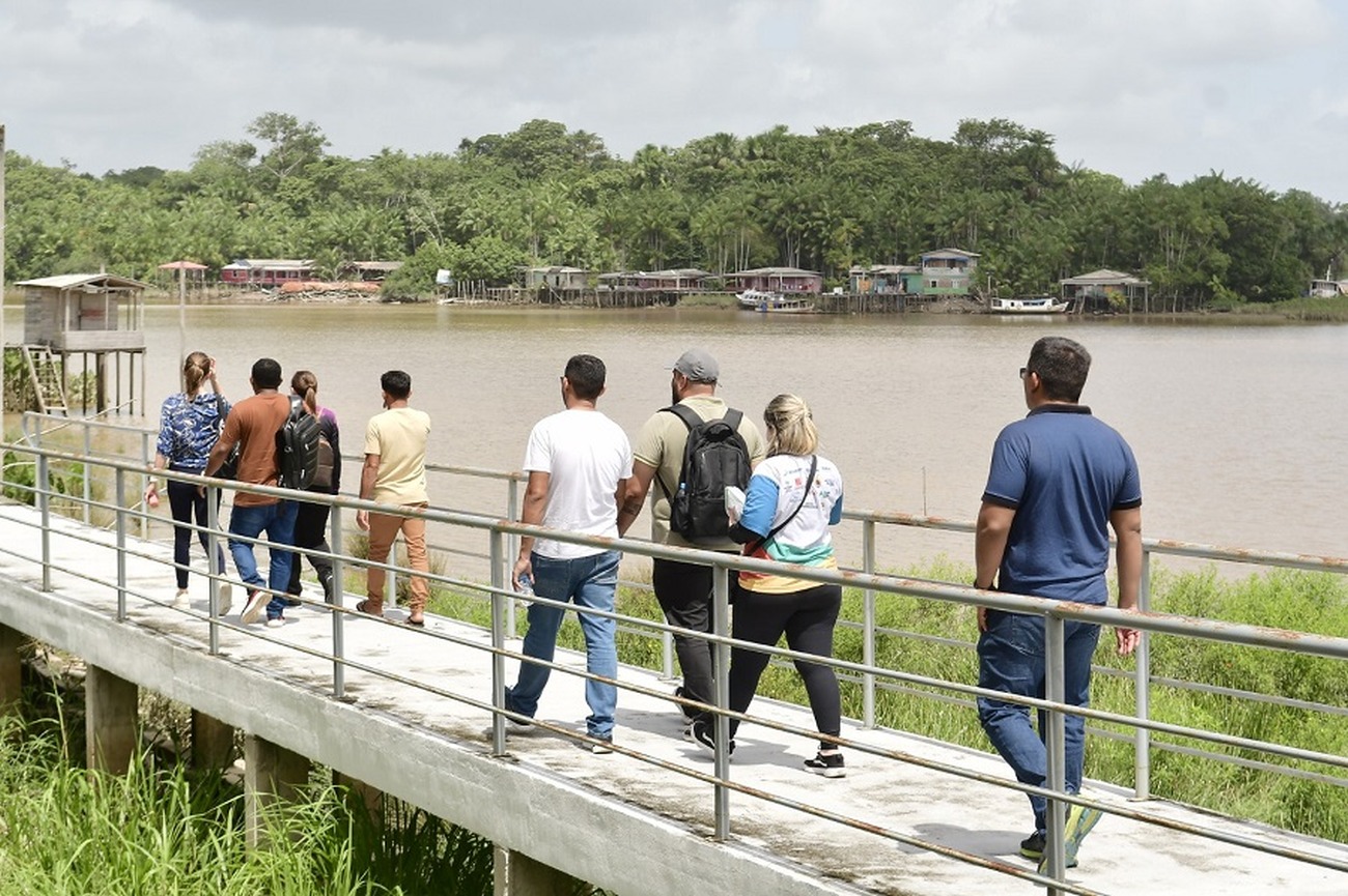 Equipe do Governo do Estado realiza visita técnica à Vila Maranata, no Rio Ajuruxi