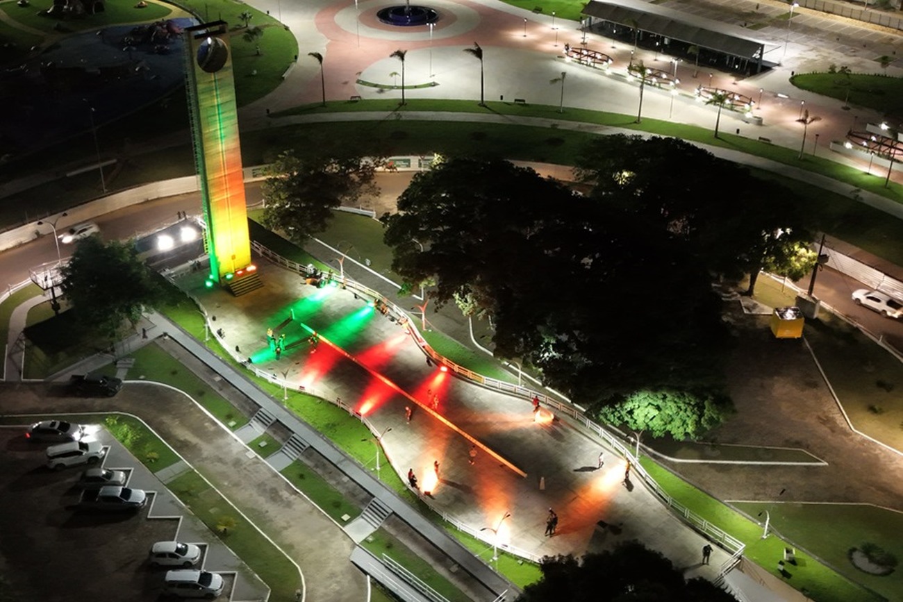 Acender das luzes no monumento Marco Zero marcou campanha solidária no Amapá