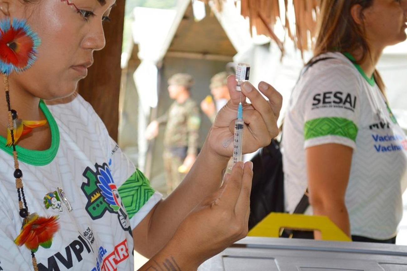 Além de vacinas, foram ofertados testes para a malária e atendimentos médicos