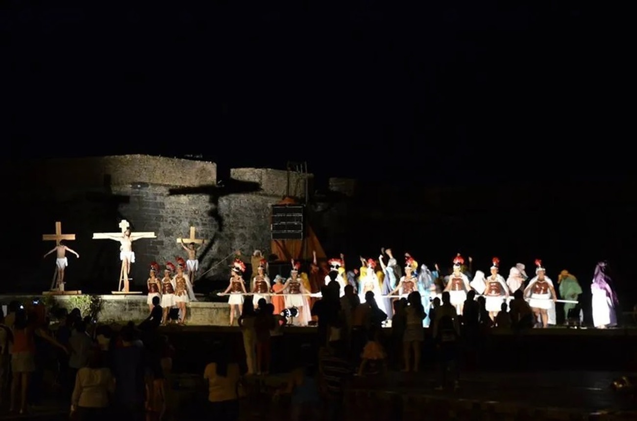 Entre os espetáculos, está a tradicional peça 'Uma Cruz para Jesus'