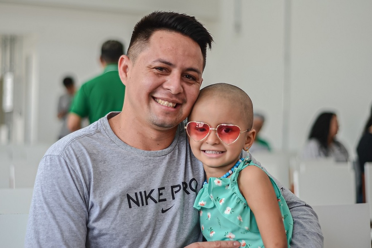 Hoje em dia, a pequena Ayla, de 4 anos, está curada