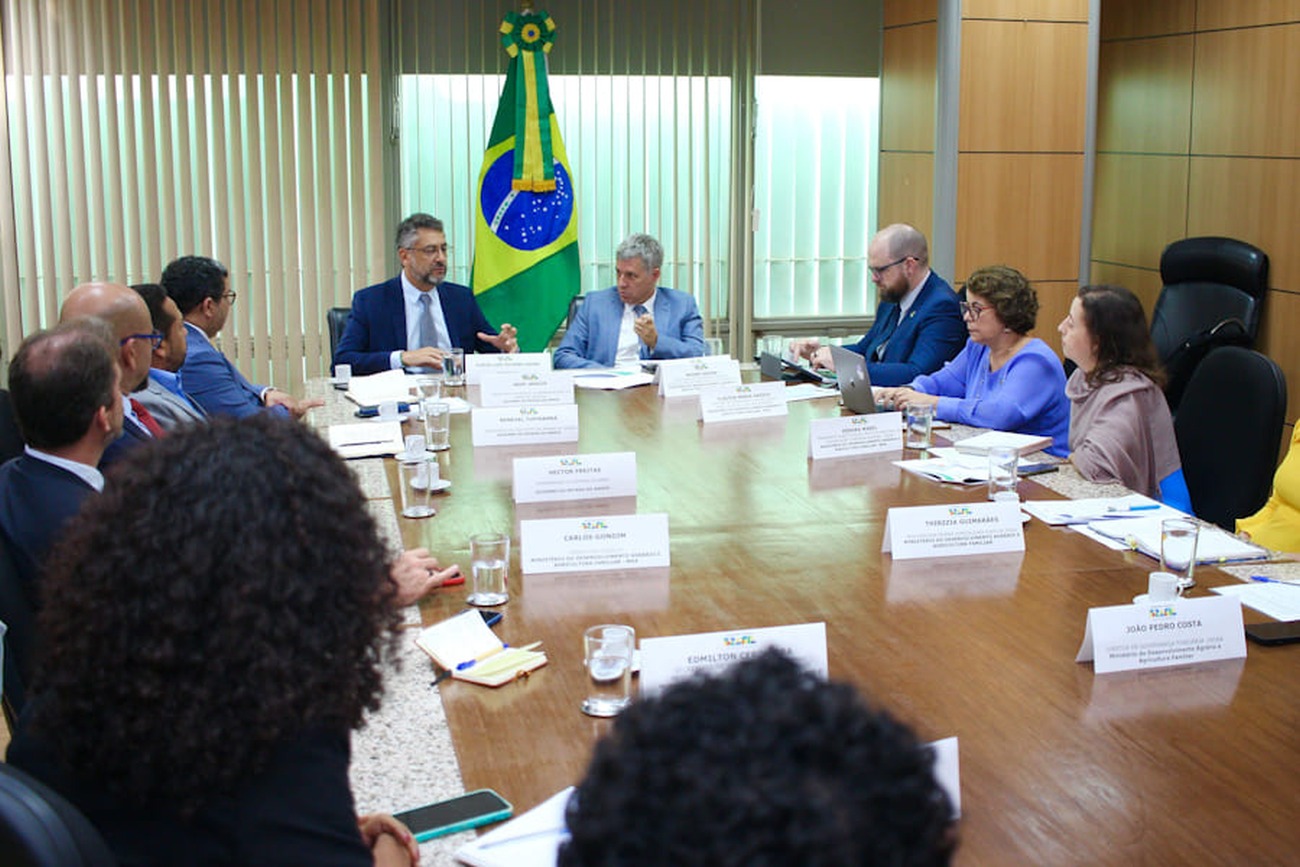 Encontro buscou avançar nas tratativas de transferência de terras