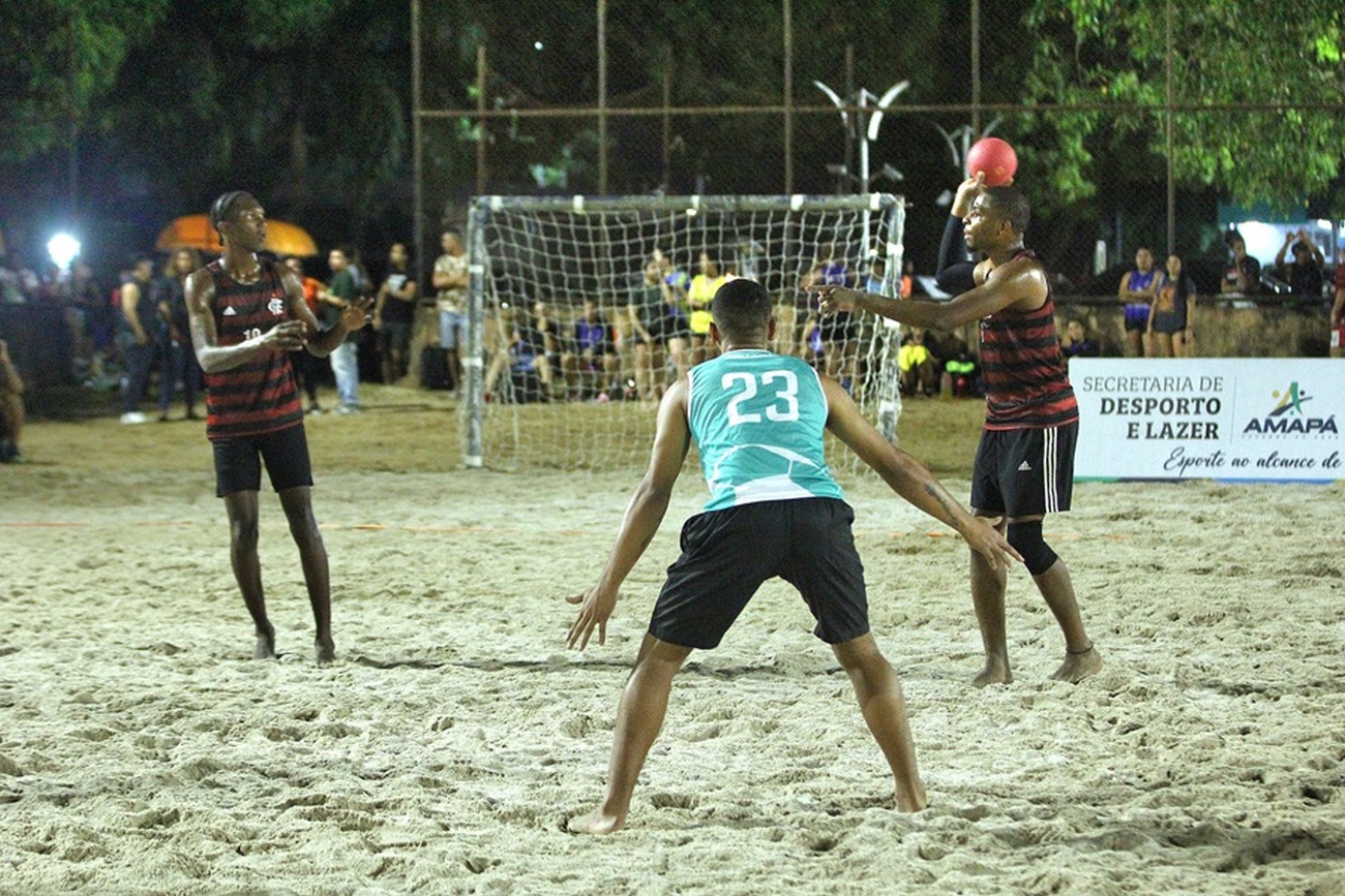 O handebol de areia será uma das modalidades na Olimpíadas de 2024, em Paris
