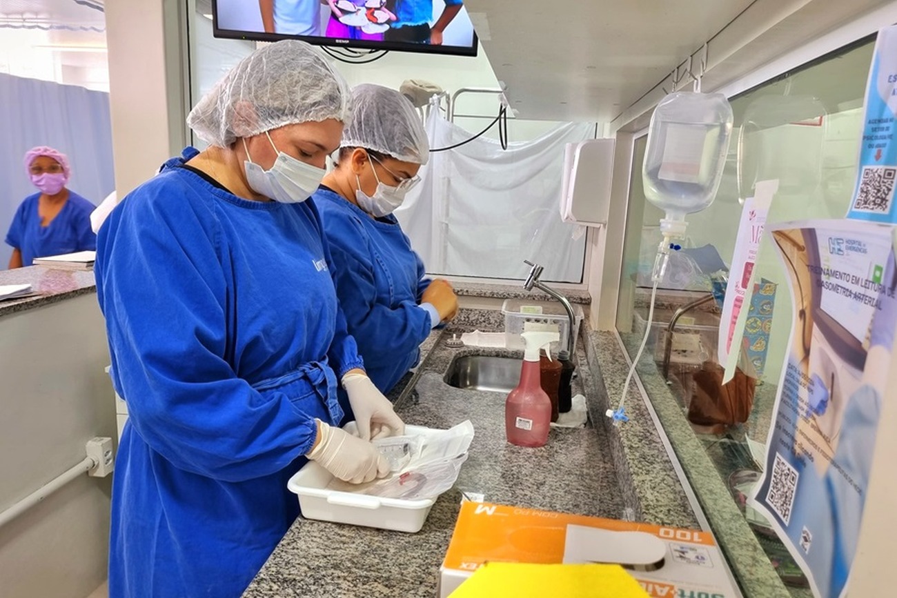 Diariamente, são realizadas aspirações, profilaxias e extrações dentárias