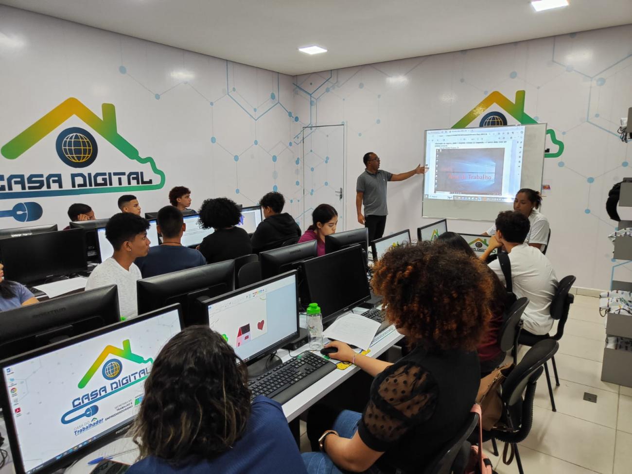 Ainda serão abertas turmas para os cursos de pacote office, design gráfico, marketing digital e outras capacitações