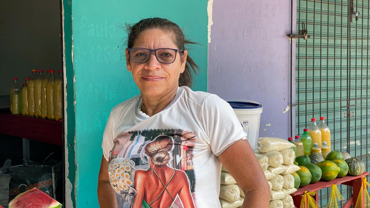 Edmara Oliveira, de 48 anos, é moradora do bairro da Fazendinha