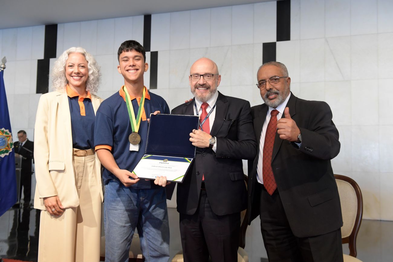 O estudante Gabriel Oliveira foi nomeado presidente da comissão de educação do Senado Jovem