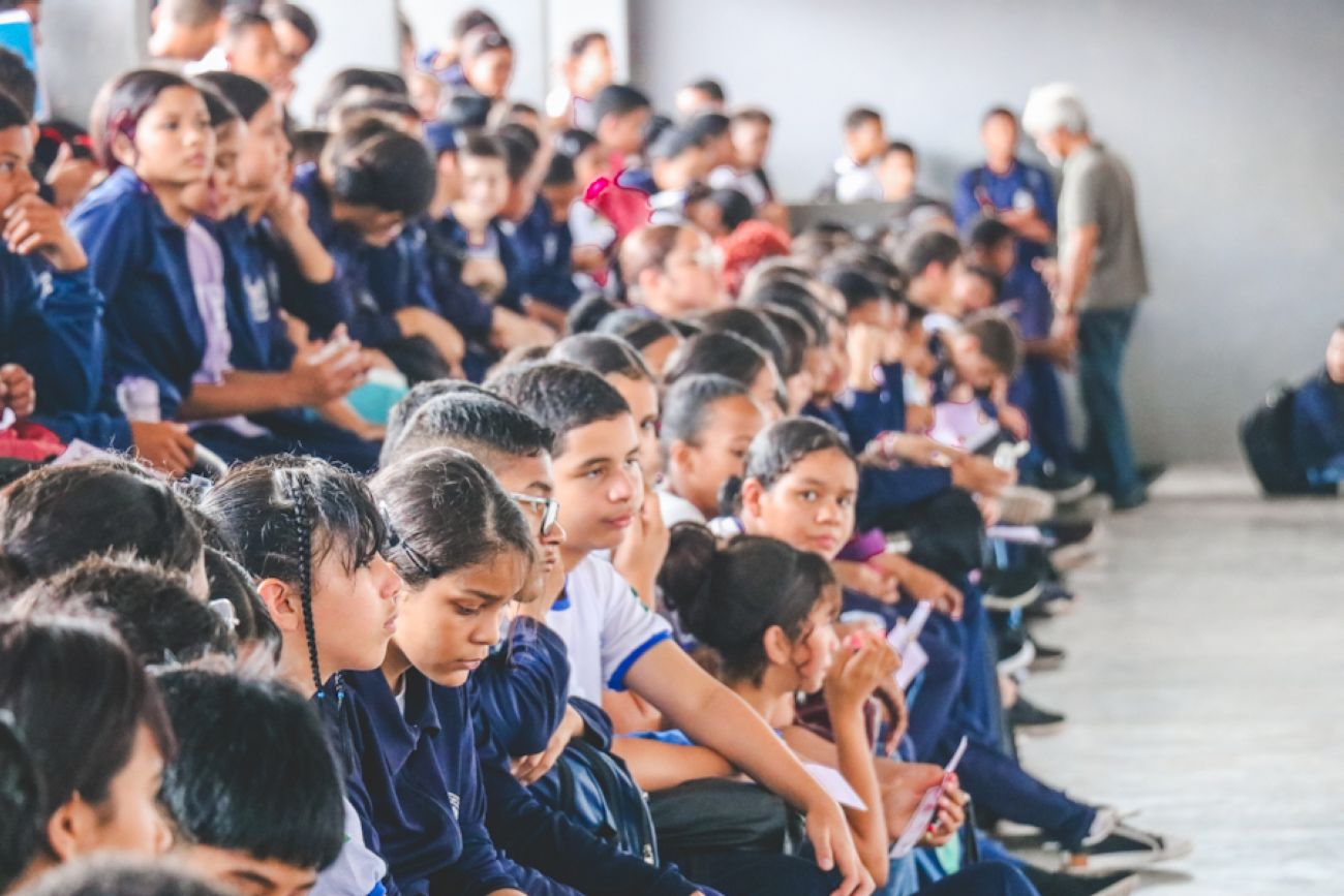 Governo do Estado leva projeto ’Namoro sem Violência’ para alunos da Escola Estadual Antônio Munhoz Lopes