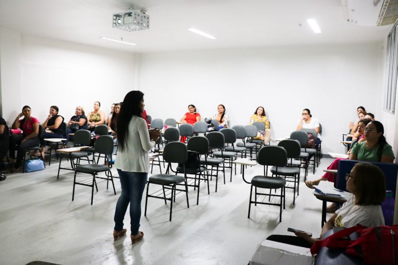 Profissionais que atuam na Maternidade Mãe Luzia recebem qualificação para um atendimento mais humanizado