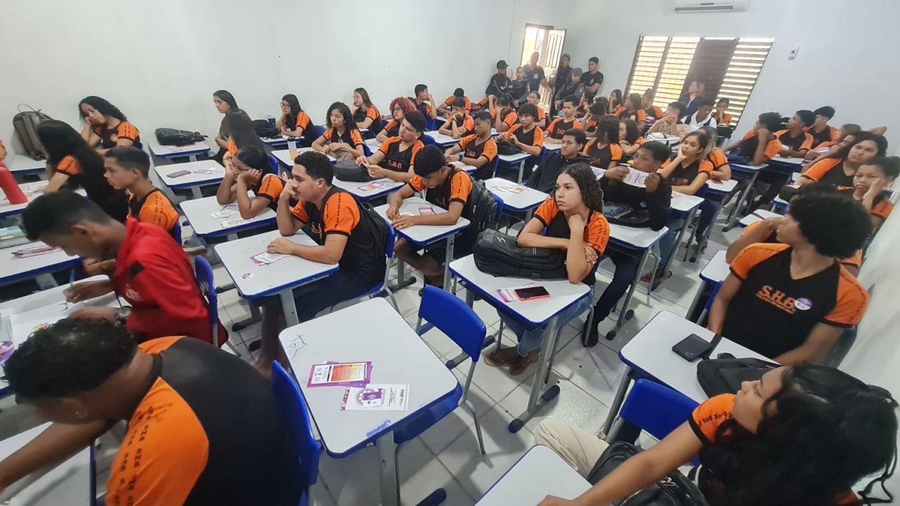 Participaram da atividade alunos dos ensinos fundamental e médio