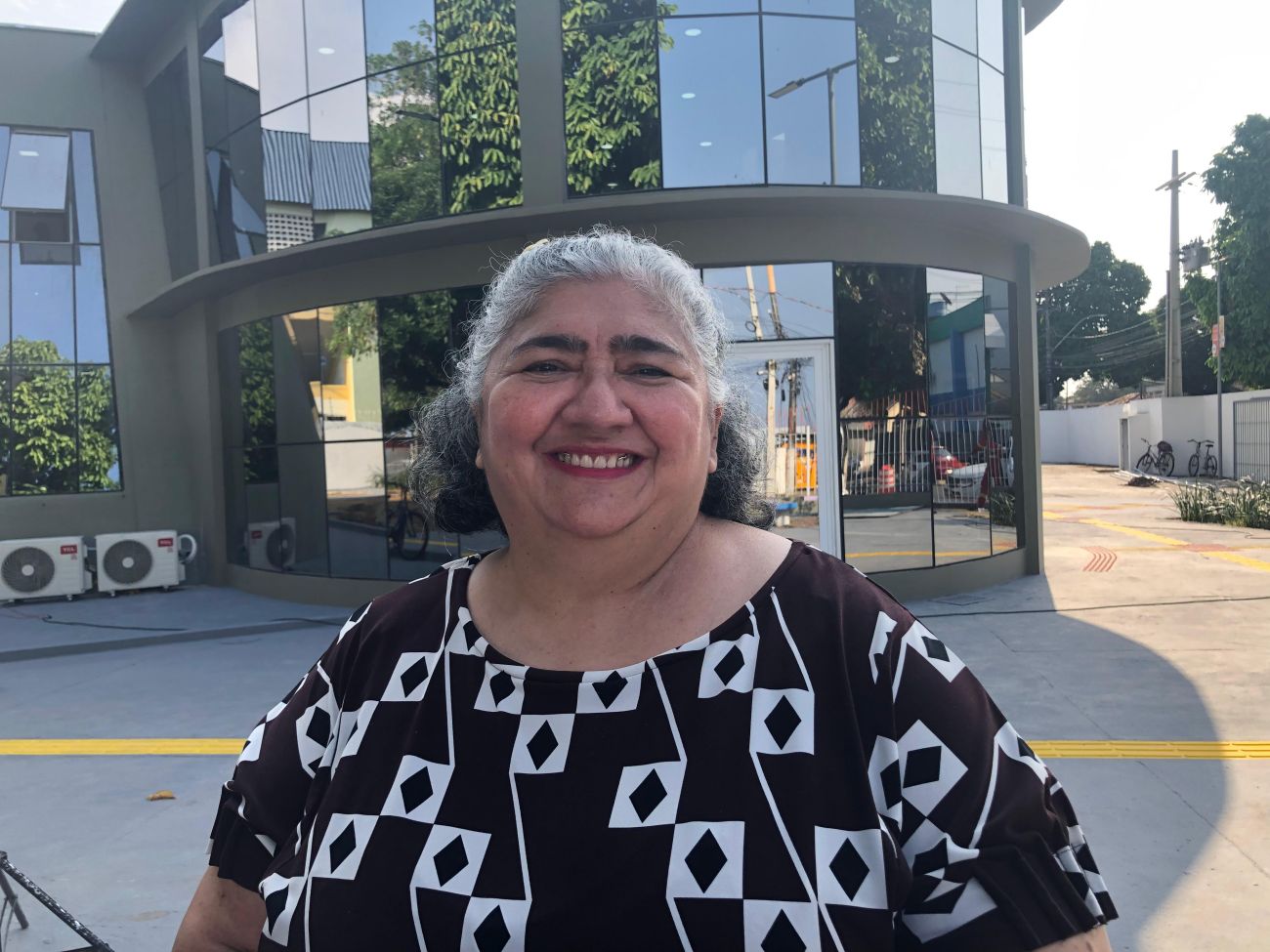 Servidora do Centro Cândido Portinari há 37 anos, Aida Barreto comemora a entrega do novo prédio