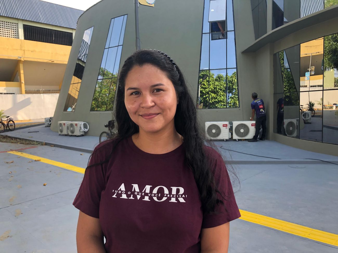 Aluna do curso de Artes Visuais, Thais da Silva, de 27 anos