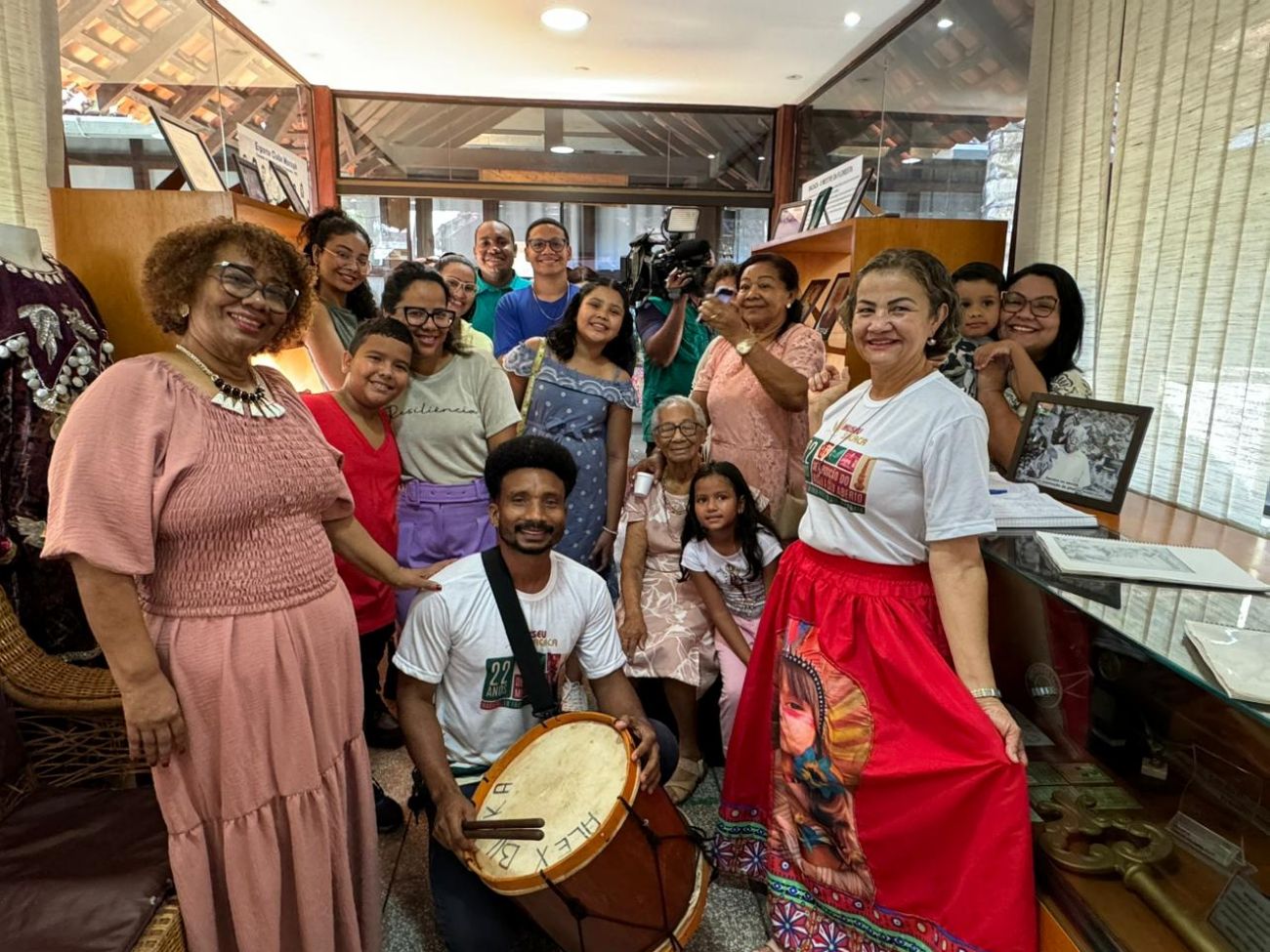 Homenagem reuniu familiares do Mestre Sacaca e visitantes para celebrar o seu legado