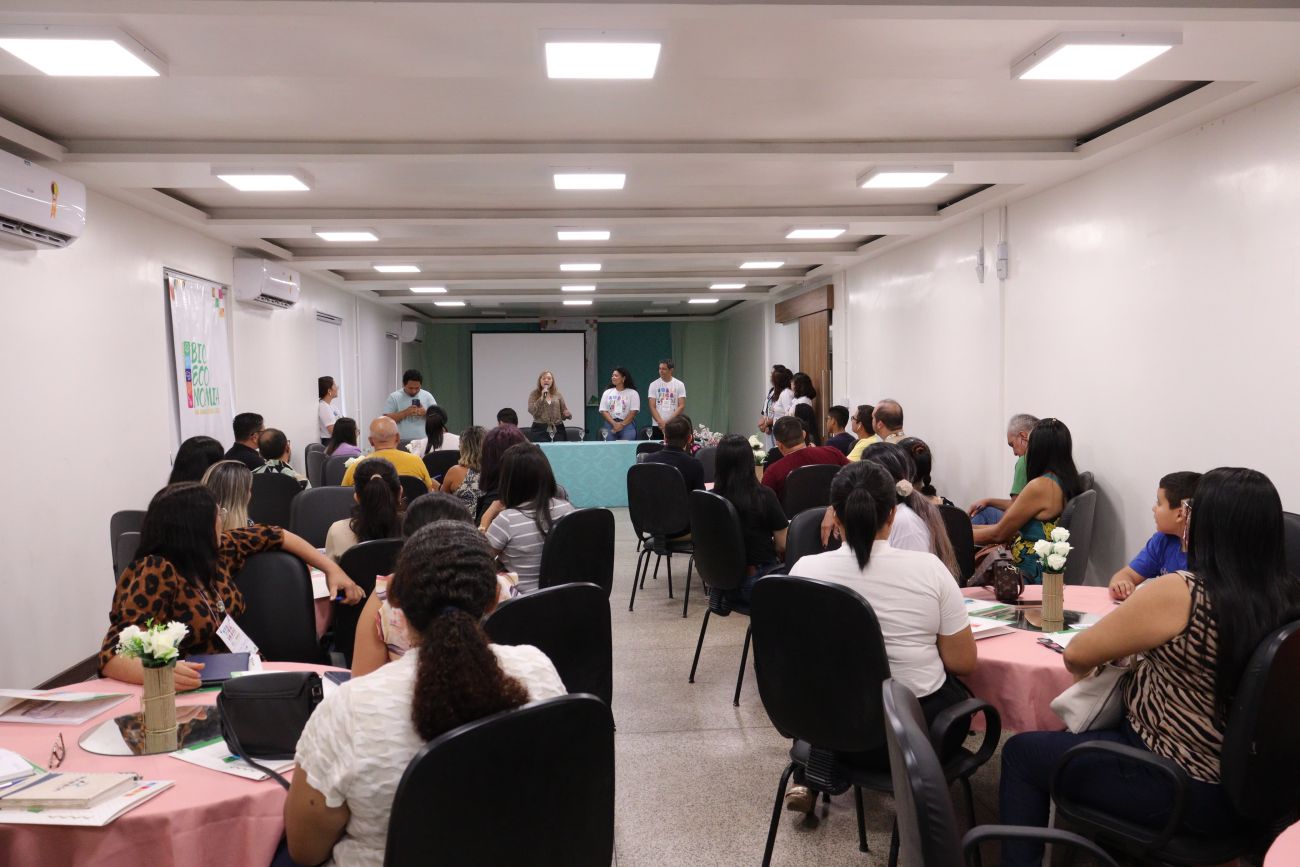 A capacitação foi ministrada para professores e supervisores do programa
