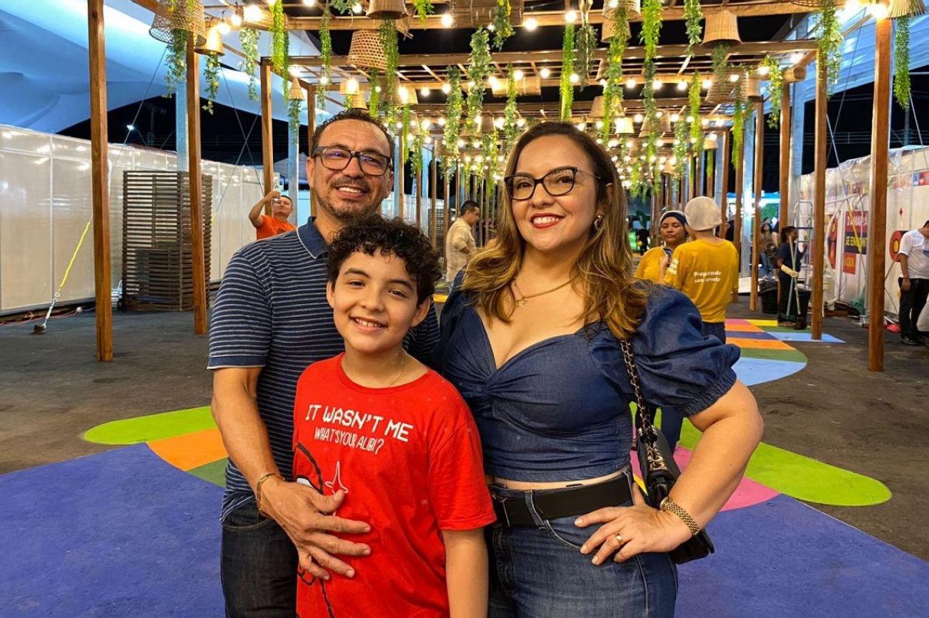 Empresário Merinaldo Souto, de 42 anos, com sua esposa Josiane Souto e seu filho Thiago Souto