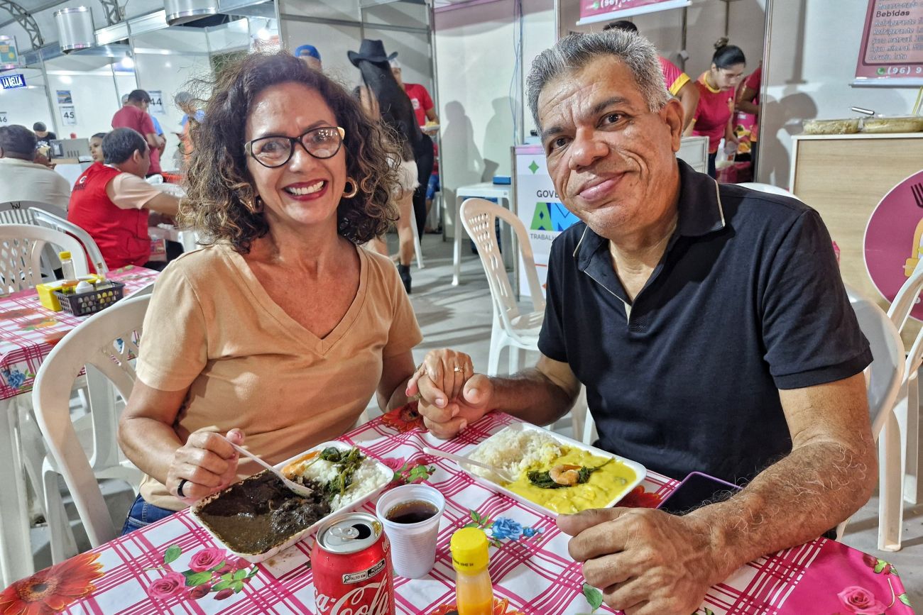 Silvia Pelaes, de 53 anos e esposo Juranildo Pelaes, de 56 anos