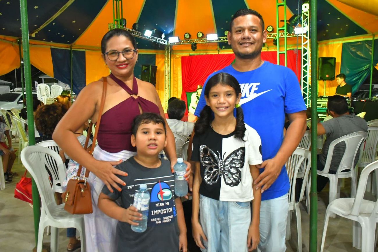 Junior Cunha curtiu junto com a família as apresentações circenses e teatrais na 53ª Expofeira do Amapá