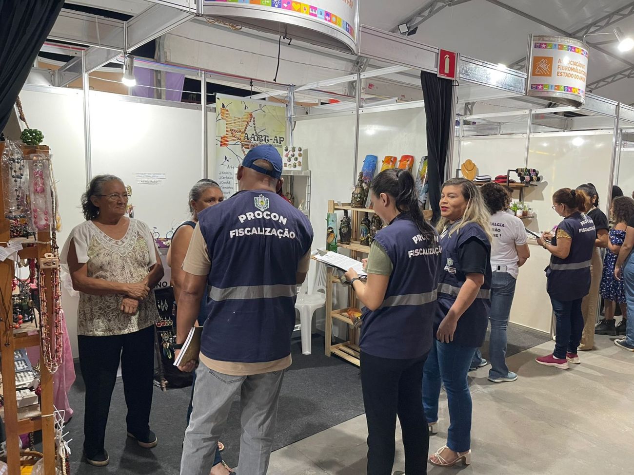As equipes estão atuando de forma a adequar o estabelecimento no ato da abordagem