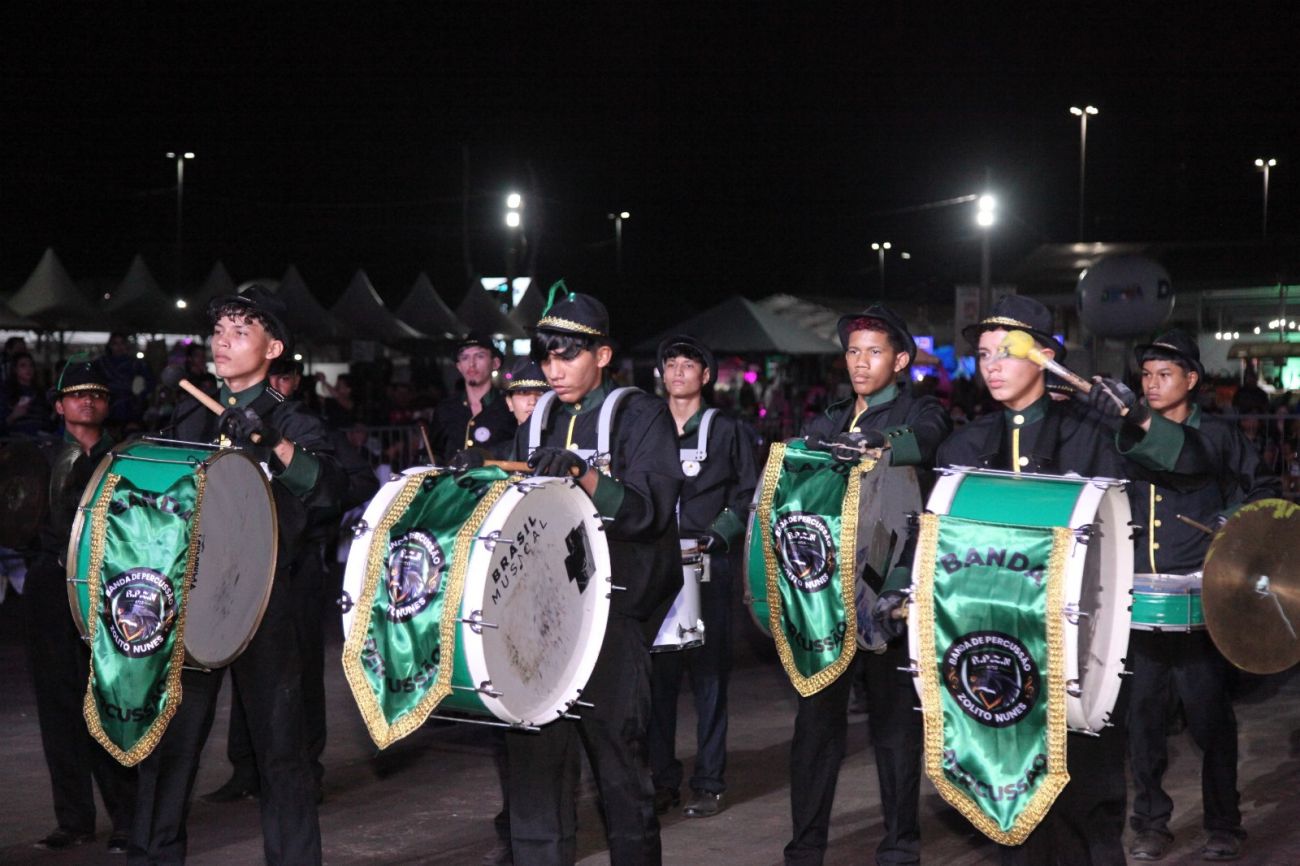 14 escolas se apresentaram na segunda noite de apresentações do 5º Festival de Bandas e Fanfarras na 53ª Expofeira