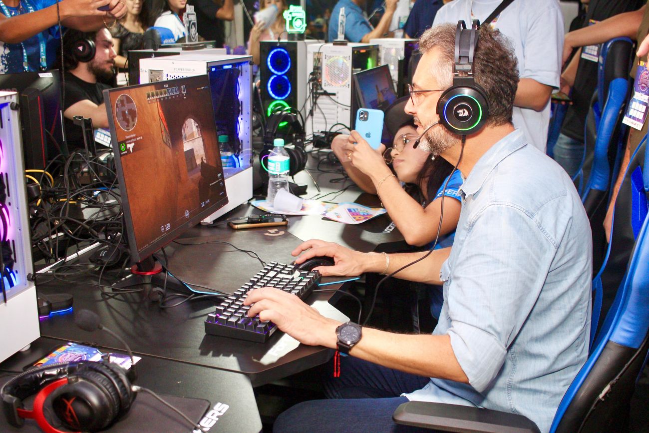 Governador Clécio Luís partilhou a experiência dos jogos em primeira pessoa (FPS)