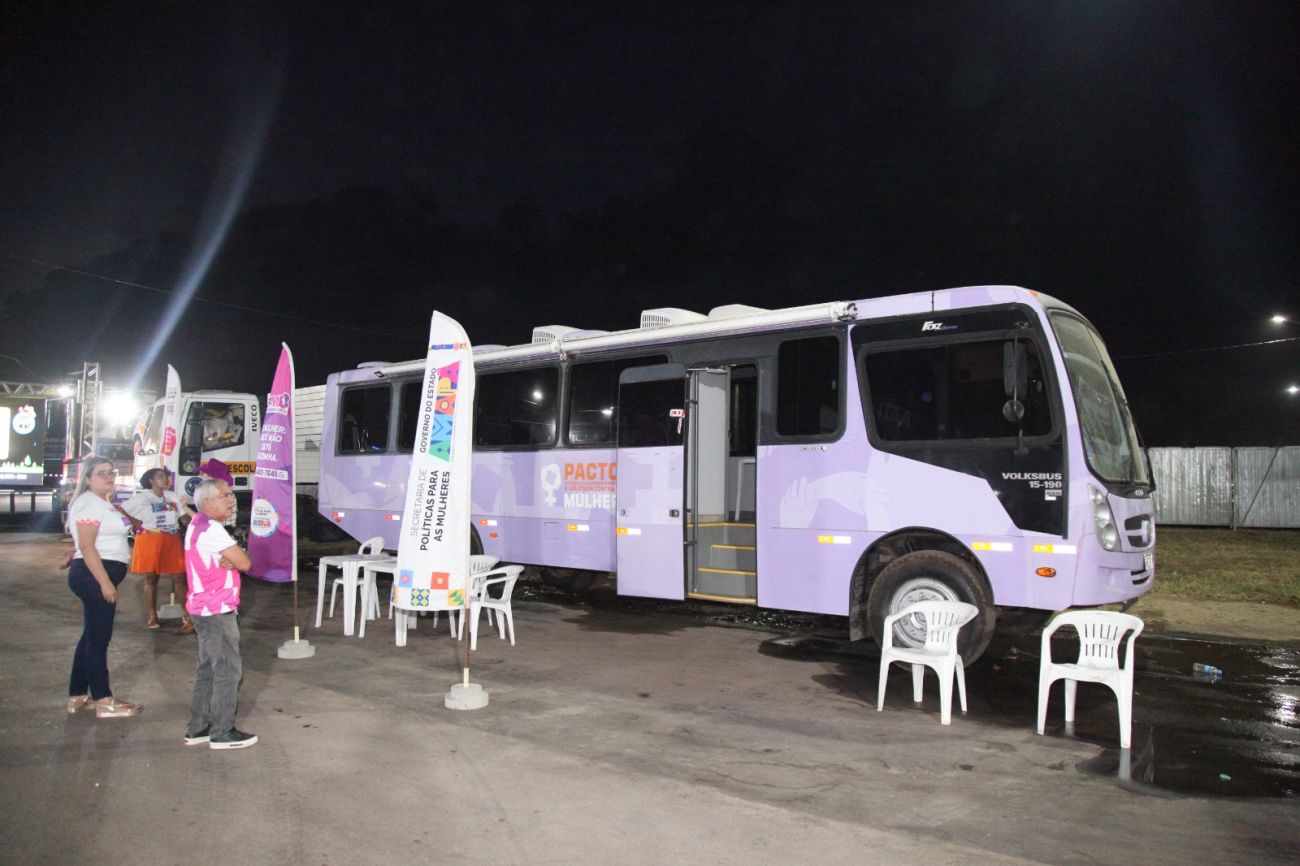 Unidade Móvel da Secretaria da Mulher está localizada na entrada da 53ª Expofeira