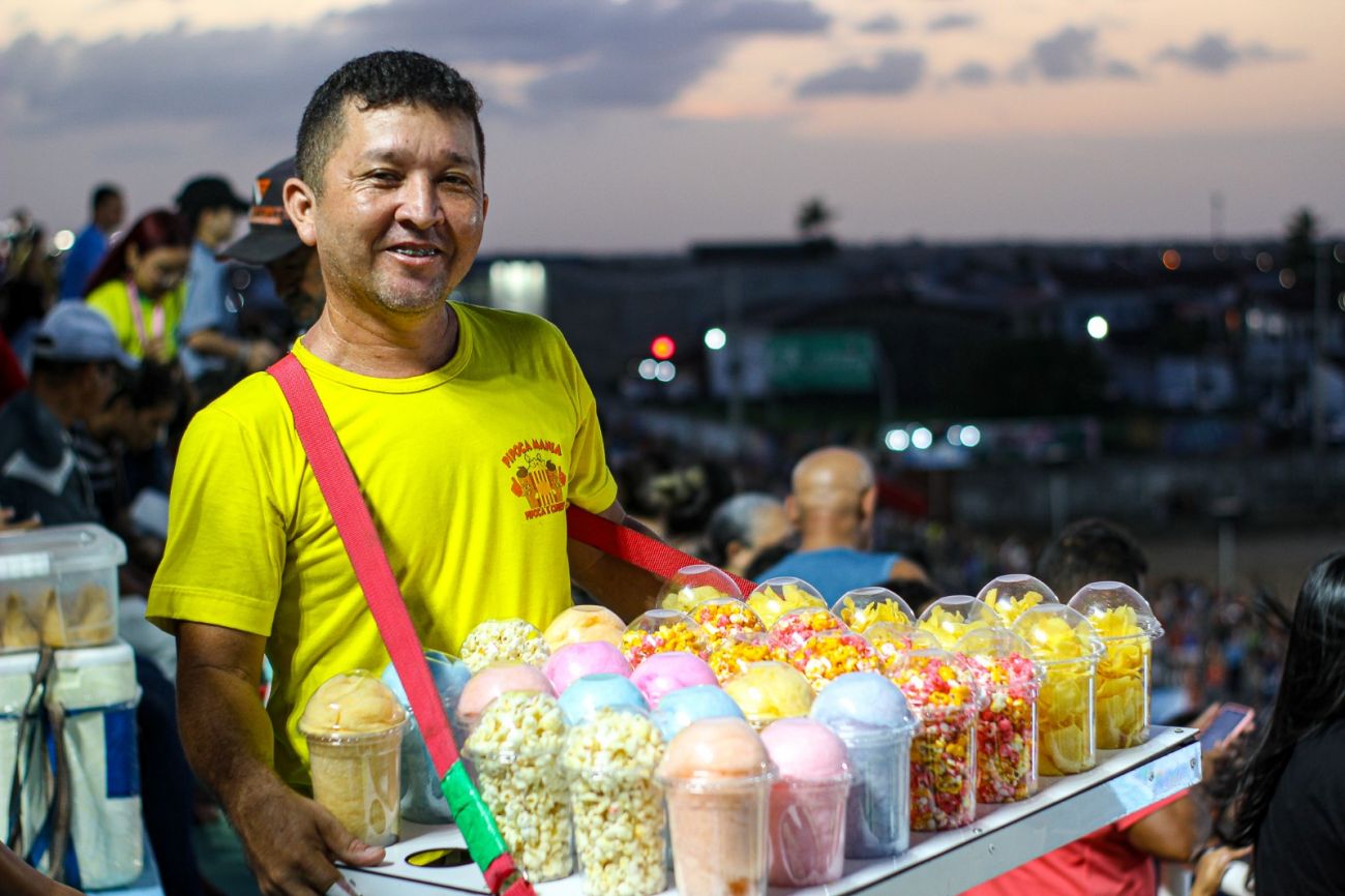 Zadequias Pereira vende doces e pipocas há 21 anos