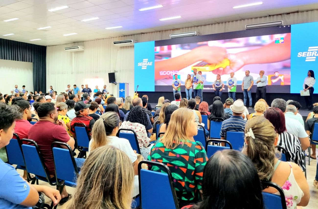 Entrega dos 300 vales-compra aconteceu neste sábado, 14, na Sede do Sebrae, em Macapá