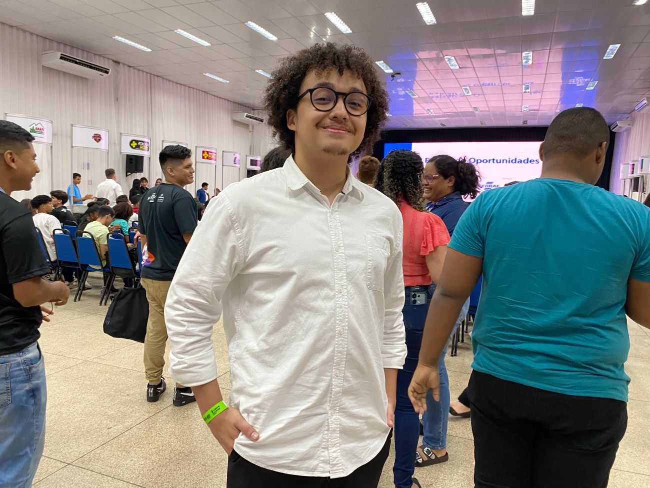 Eduardo Martins, de 19 anos, aproveitou o Balcão de Oportunidades para entregar seu currículo