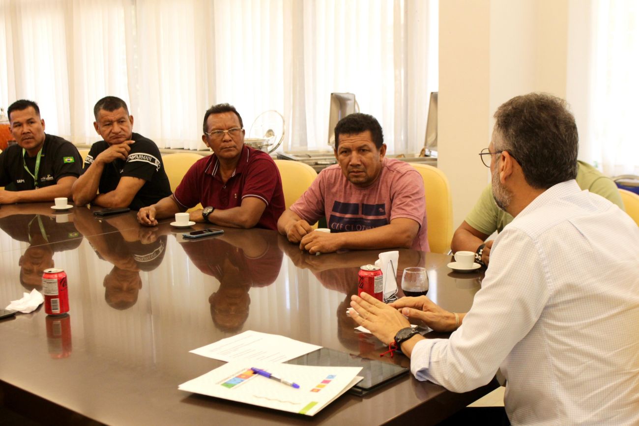 Encontro com as lideranças indigenas foi para traçar ações emergenciais na região