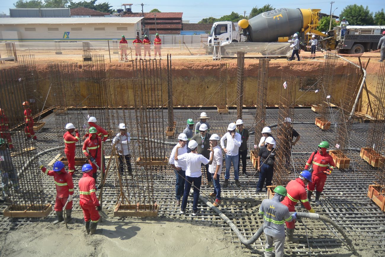 Governador Clécio Luís acompanhou de perto a concretagem final das 125 fundações do Novo HE