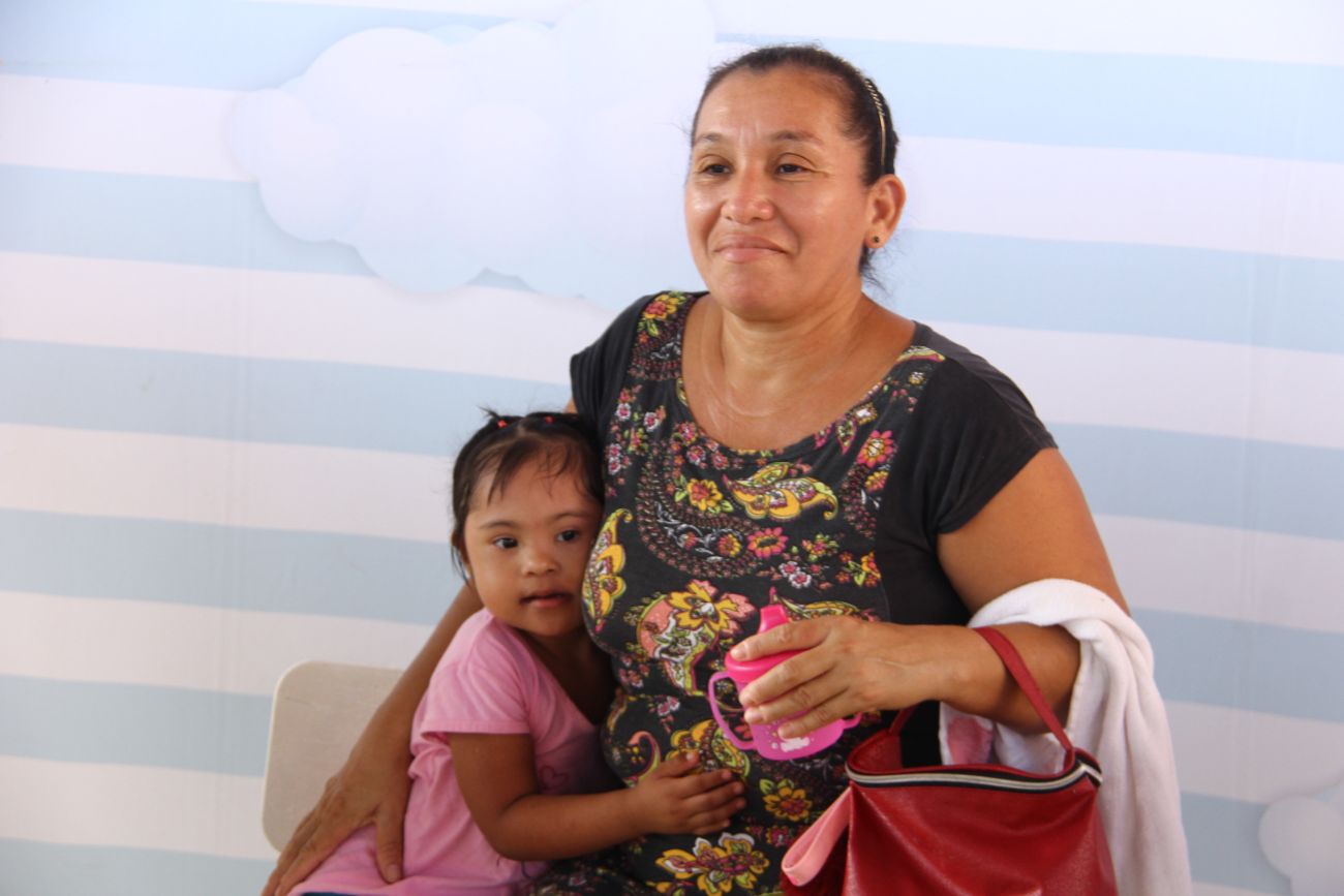 Leiane Lima e a filha Lívia aproveitaram o projeto Criança Feliz do Governo do Estado