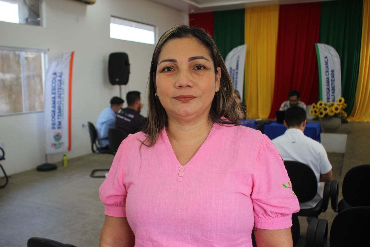 Diretora da Escola Estadual Bom Amigo Manoel Mandi, Sandra Duarte