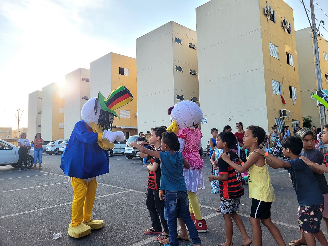 Chegada de atrações especiais encantou o público infantil