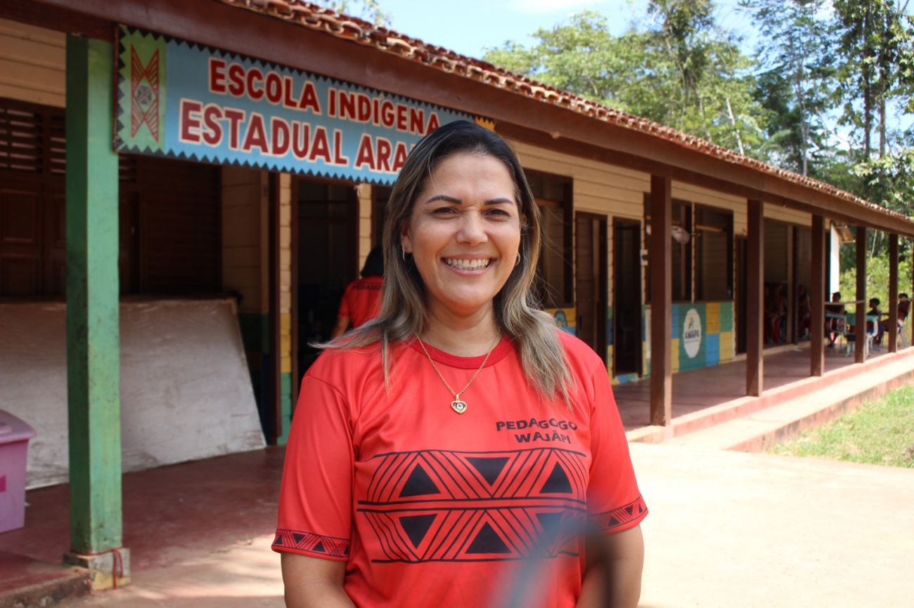 Professora da Escola Indígena Estadual Ituwasy, Lina Flexa