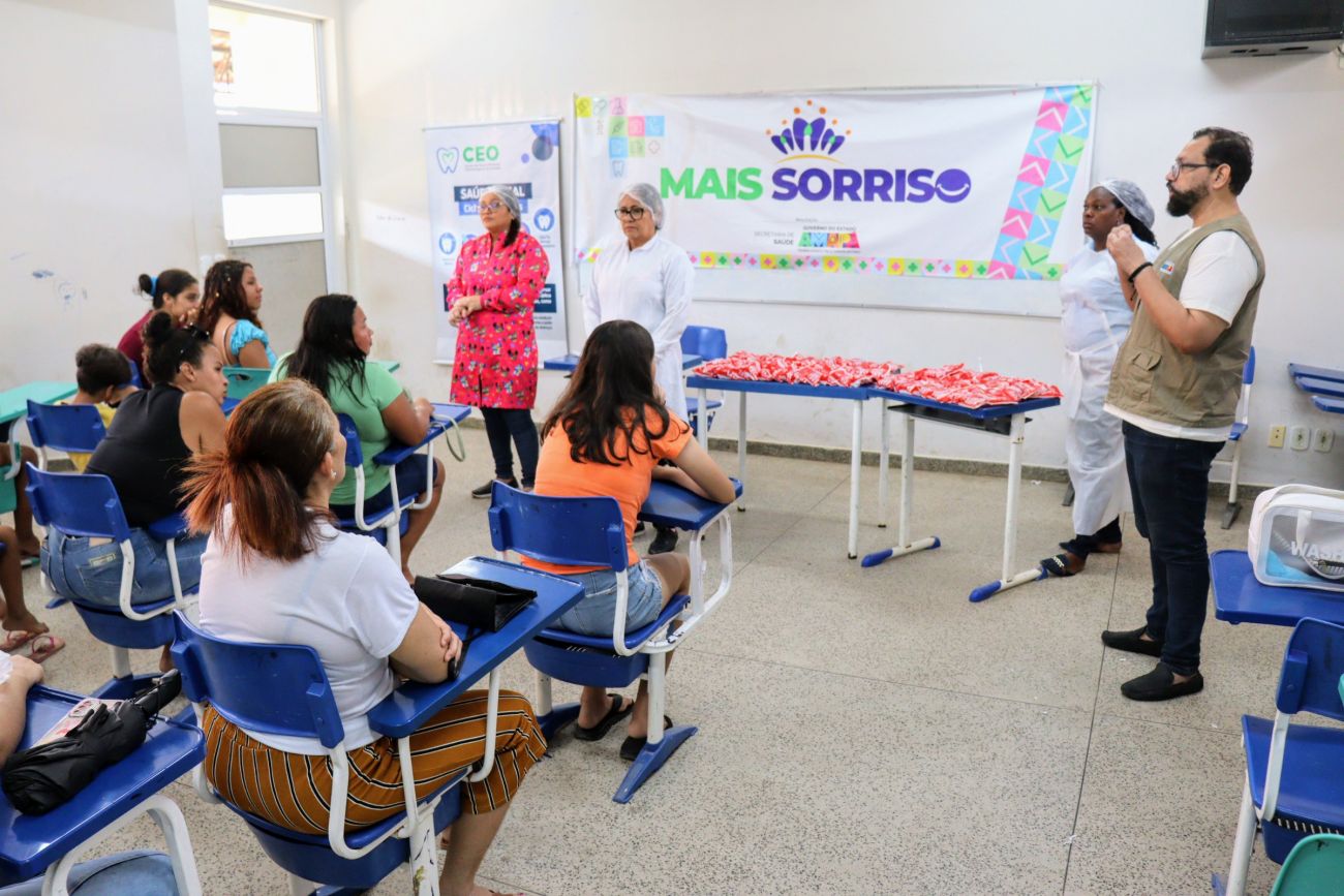Equipes do ‘Mais Sorriso’ e Centro de Especialidades Odontológicas (CEO).