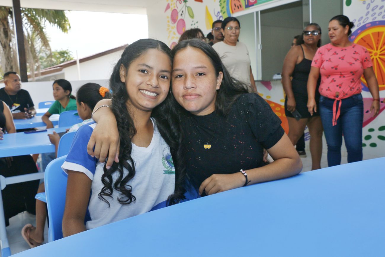 As primas Debora Rodrigues e Echielly Barros são alunas da Escola Sebastião Cordeiro Sena, em Macapá
