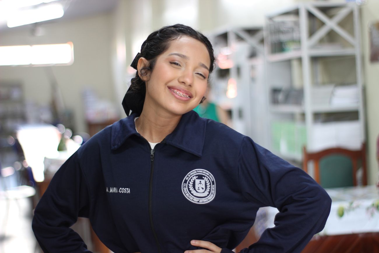 Maria Eduarda estuda na Escola Estadual Antônio Lima Neto