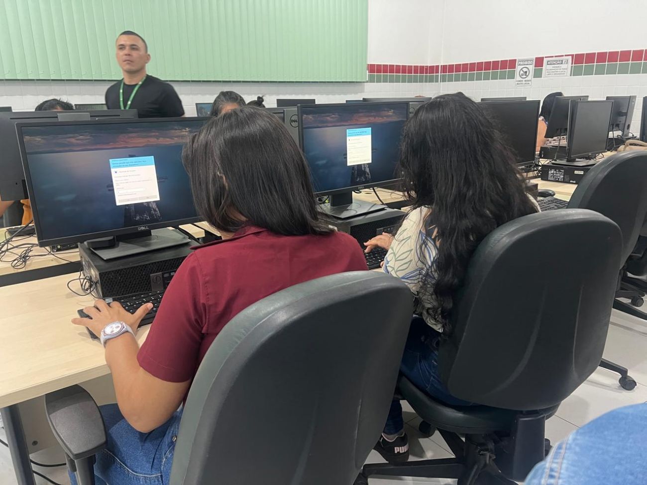 Iniciativa visa ingresso no mercado de trabalho e autonomia financeira