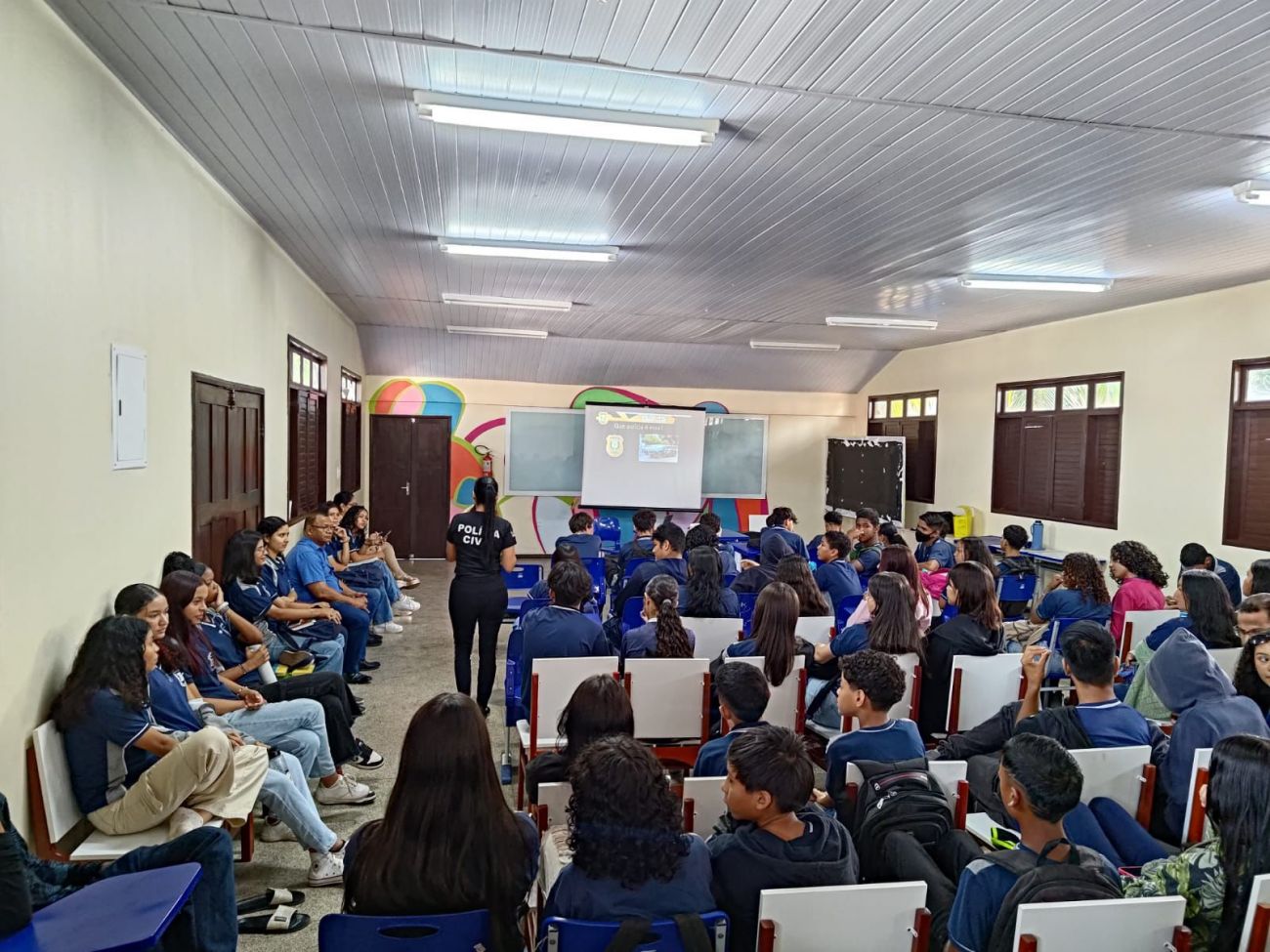 Turma do II ano do fundamental participou do projeto ’Polícia Civil nas Escolas’