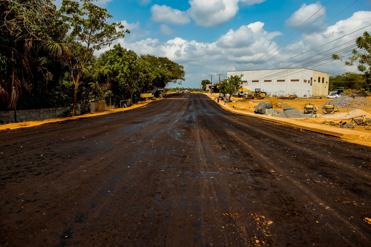 Governo do Amapá está fazendo a imprimação para a pavimentação de 3 KM da Rodovia JP